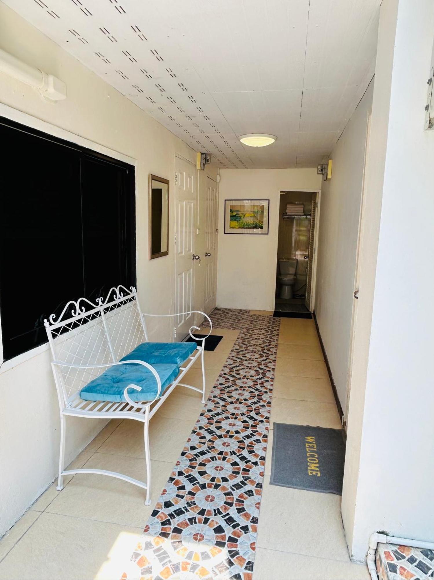 With Private Kitchen And Bathroom Privat bolig